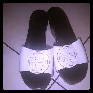 Tory burch black and white sandals
